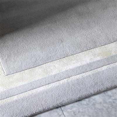 LA-81804: LAURA ASHLEY rug in tufted wool