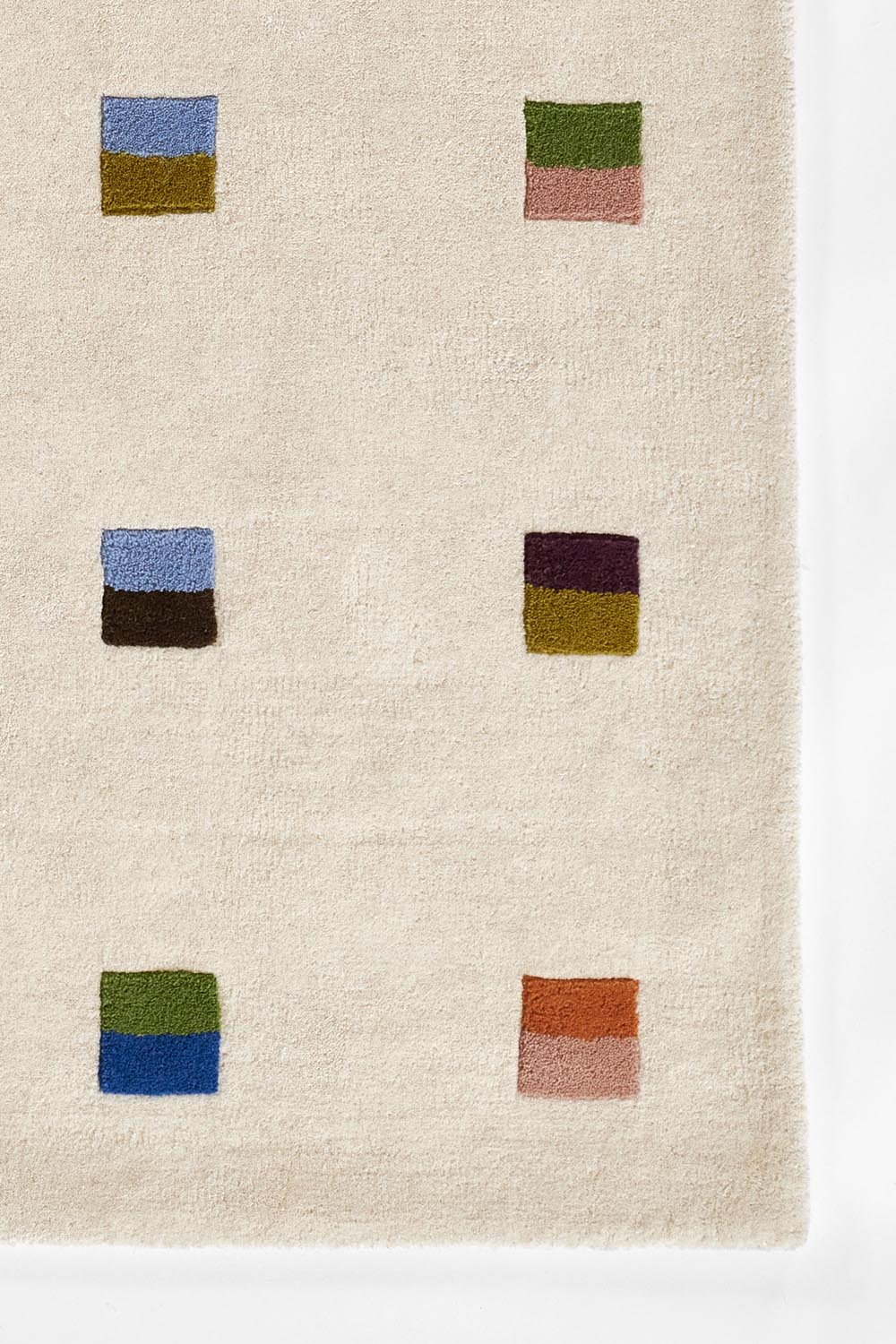 FO-101: Tufted wool rug