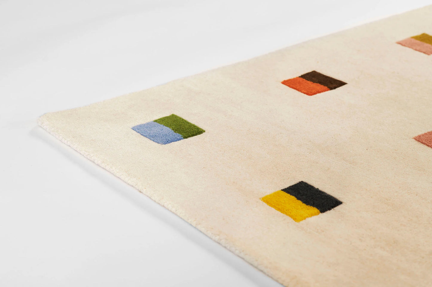 FO-101: Tufted wool rug