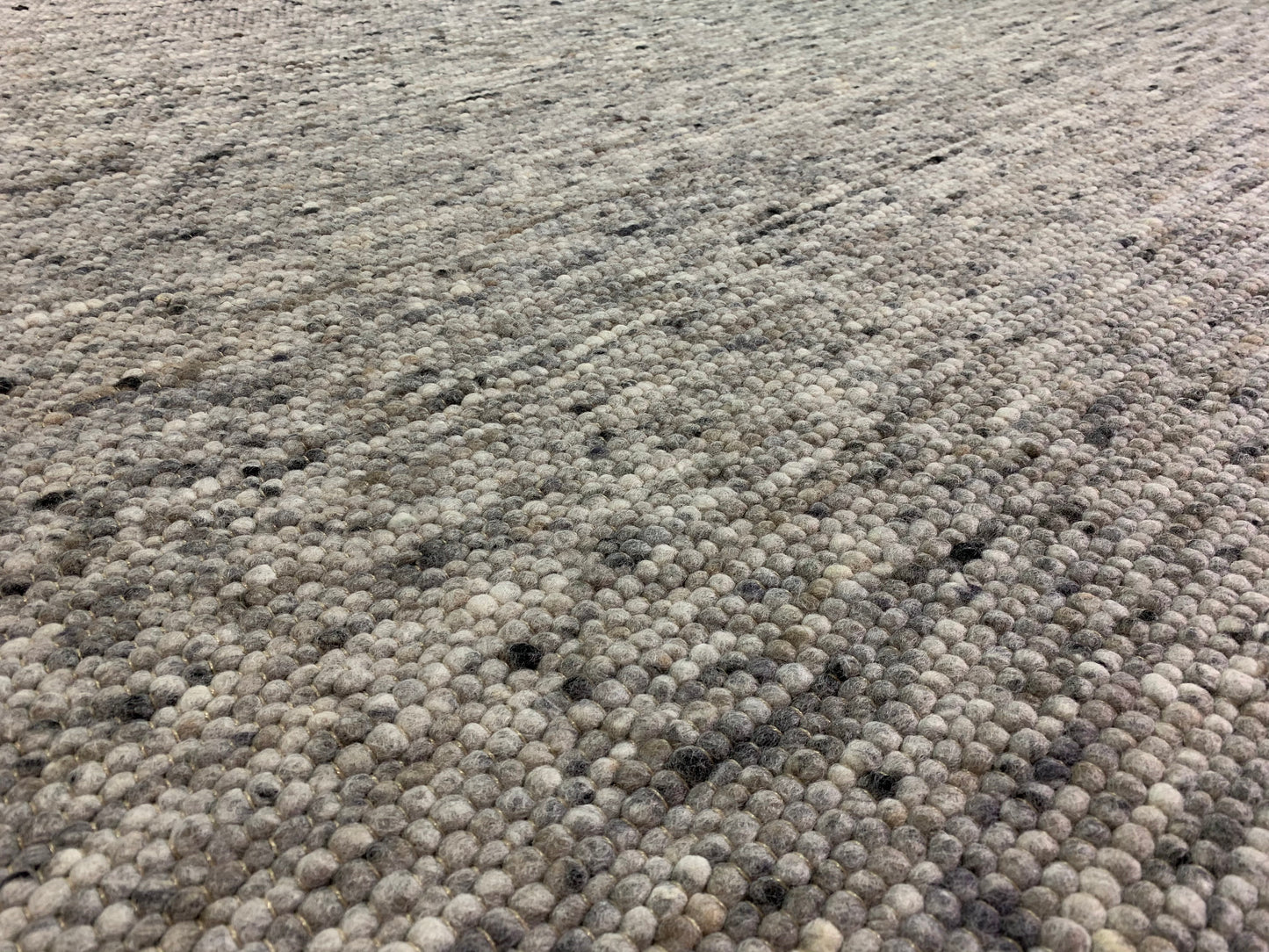 Salsa-B: High-end wool rug - hand-knotted / 45 colors available