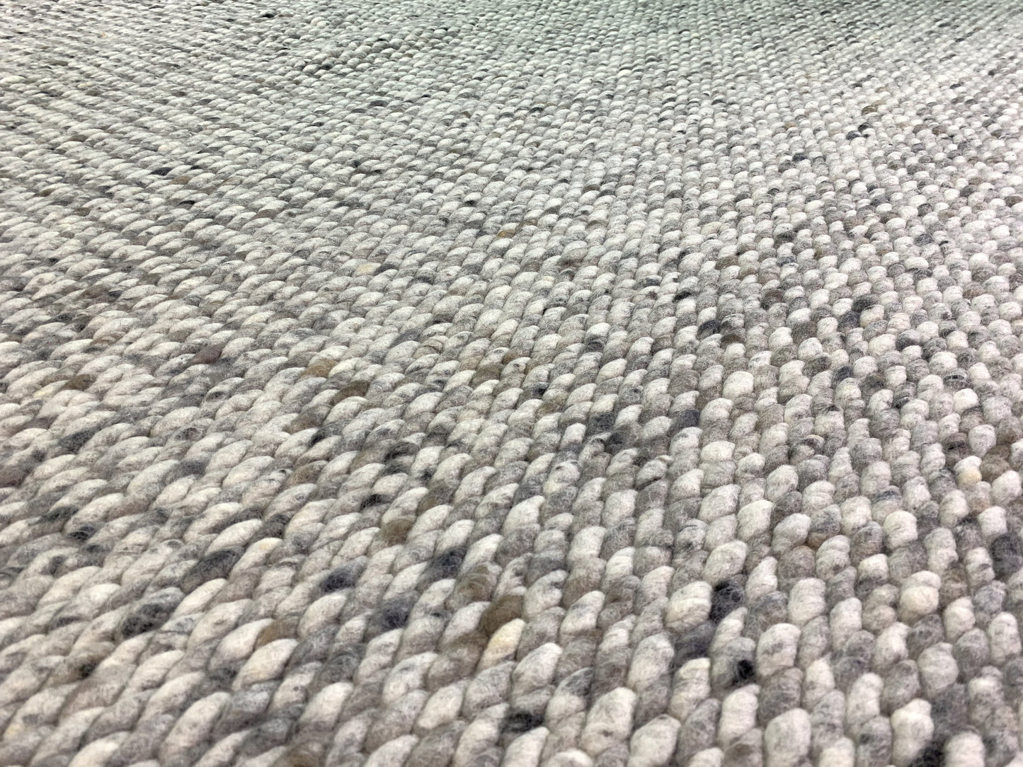 Salsa-L: High-end wool rug - hand-knotted / 45 colors available