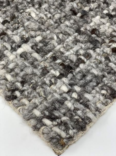 WE-201: Hand-knotted wool rug