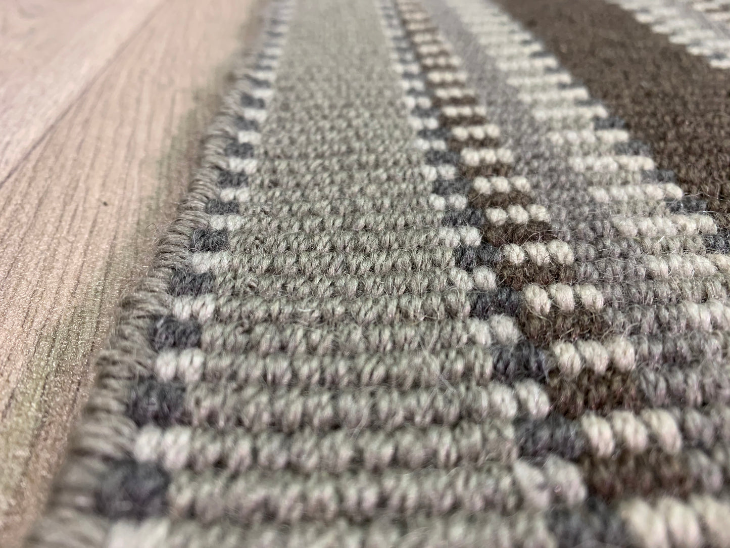 Tapis plat rayé en laine - noué main