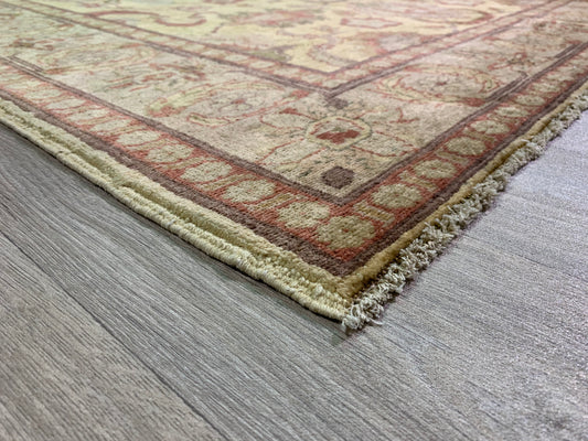 Classic wool rug - hand knotted