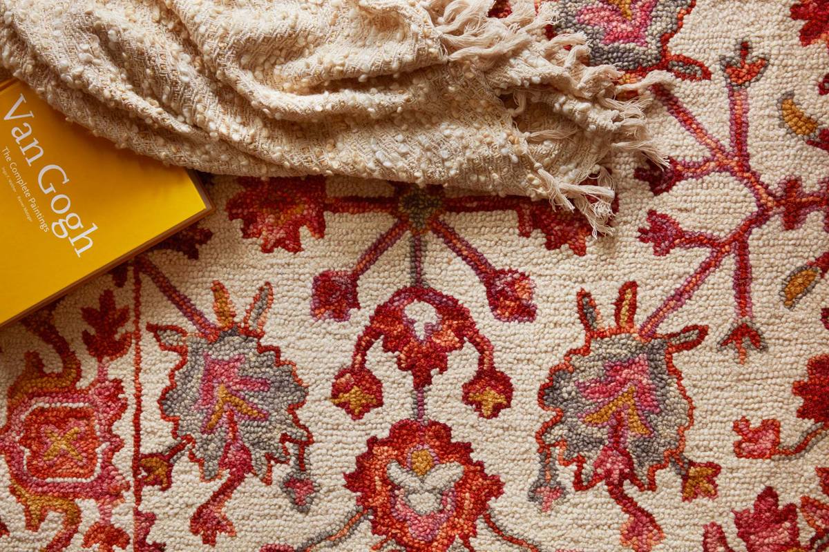 ZR-601: Wool rug - hand knotted