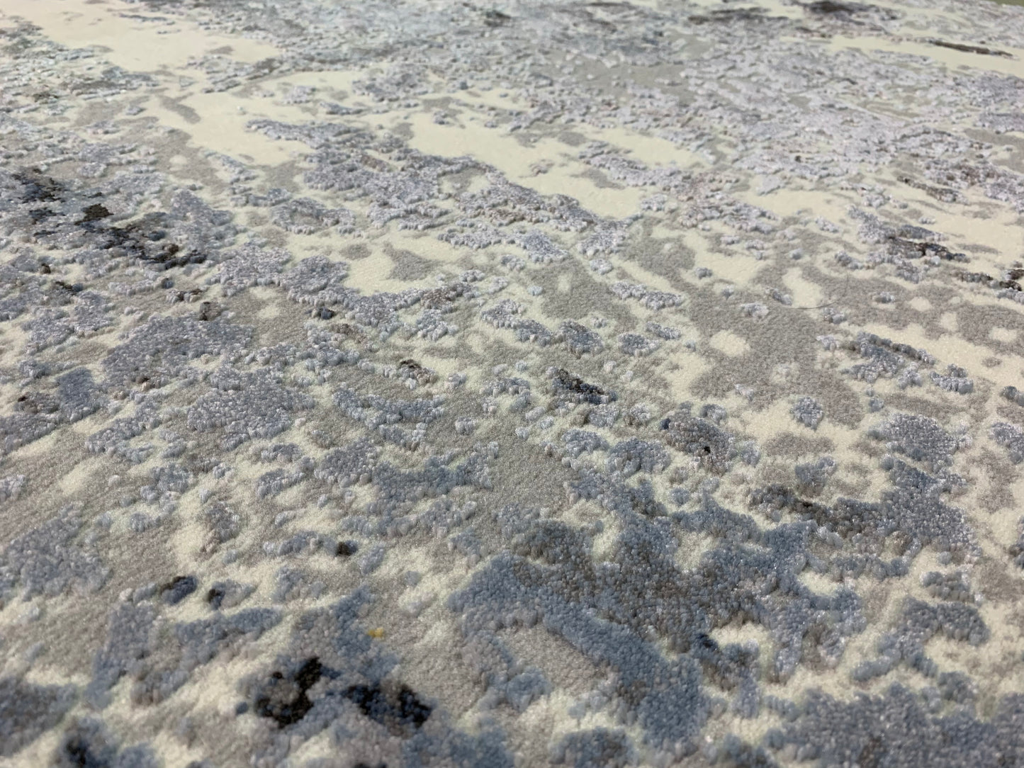 HA-201: Synthetic fiber rug