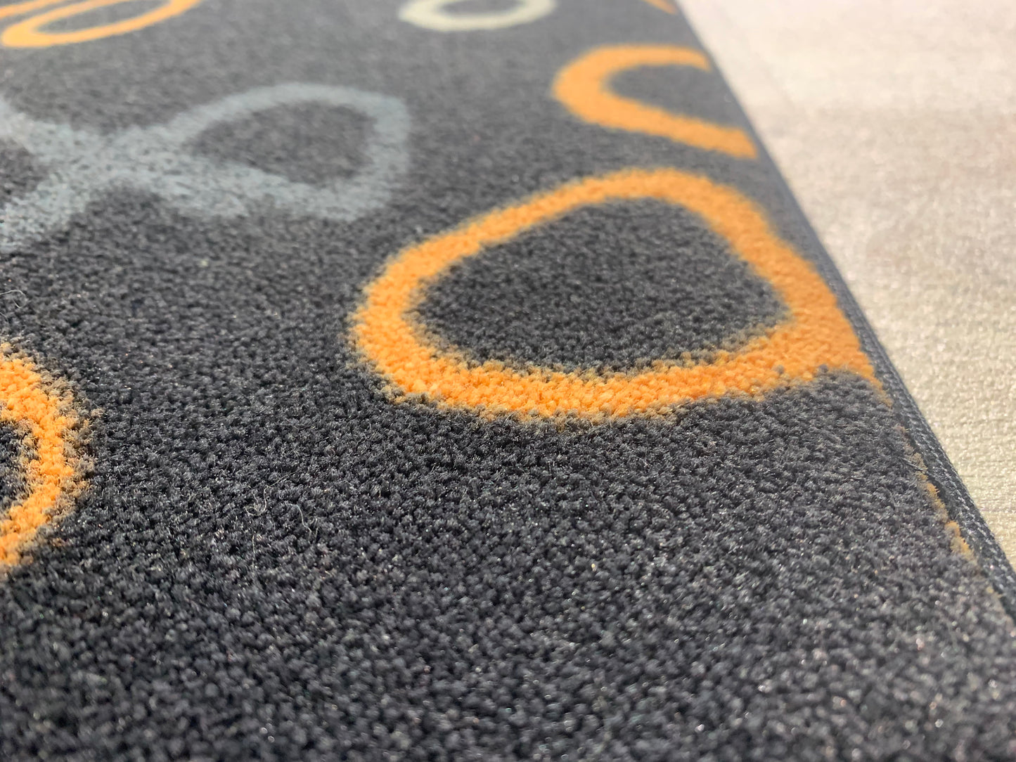 Tapis carré à motifs ronds