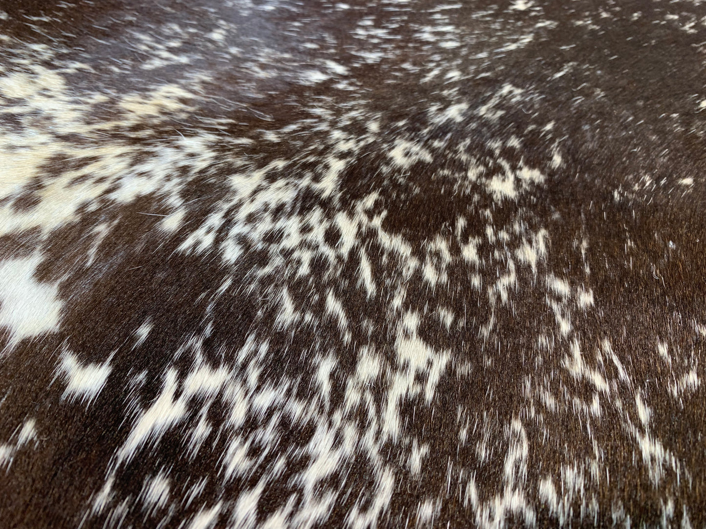S-3 : Tapis peau de vache - Moyenne tachetée brune et beige