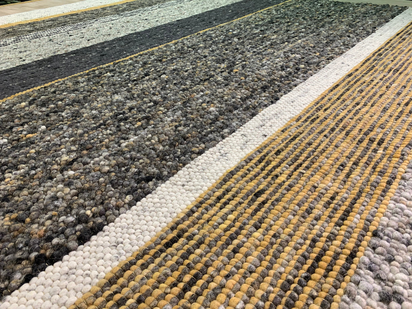 Salsa-W: High Range wool rug - hand knotted / Customizable colors