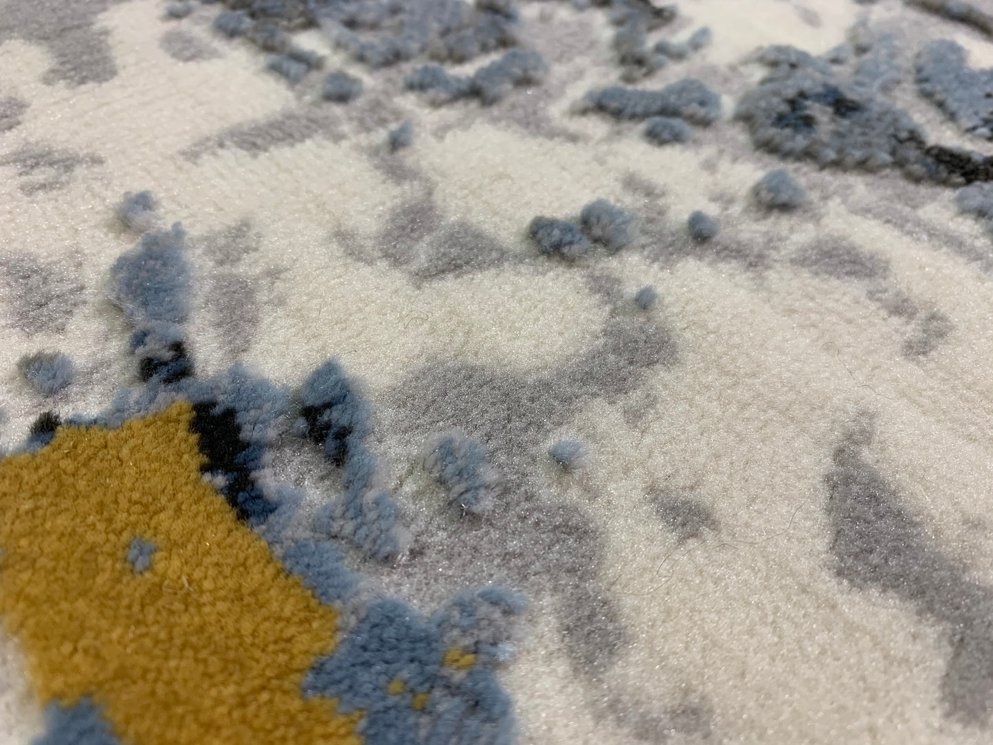 HA-201: Synthetic fiber rug