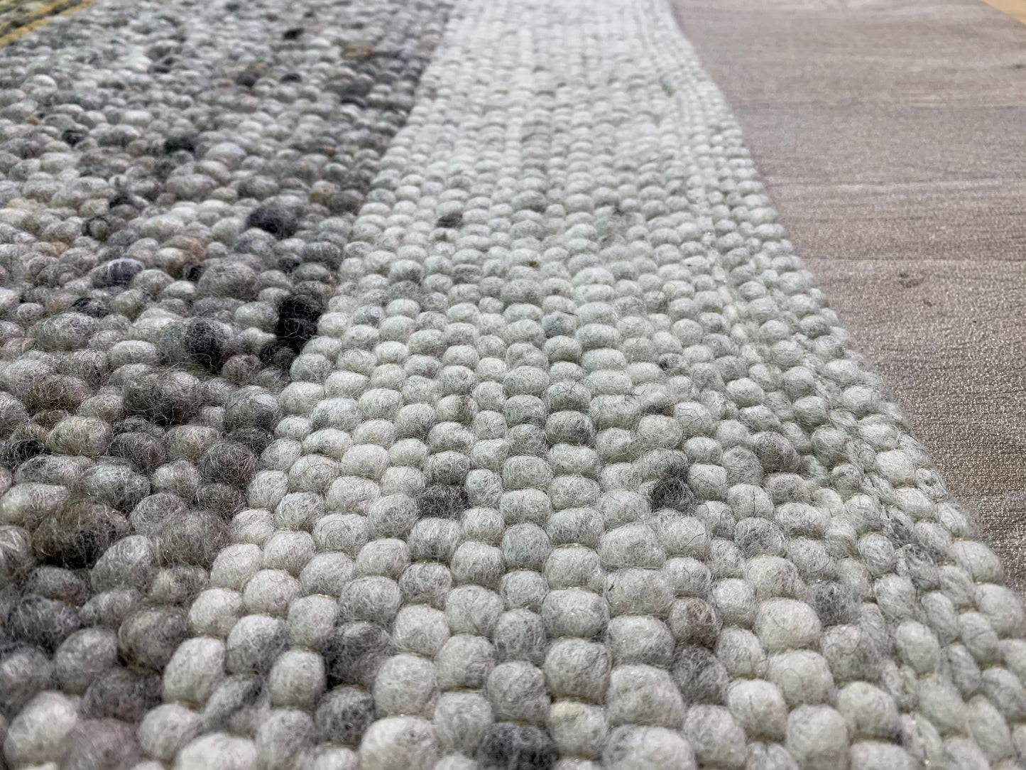 Salsa-W: High Range wool rug - hand knotted / Customizable colors