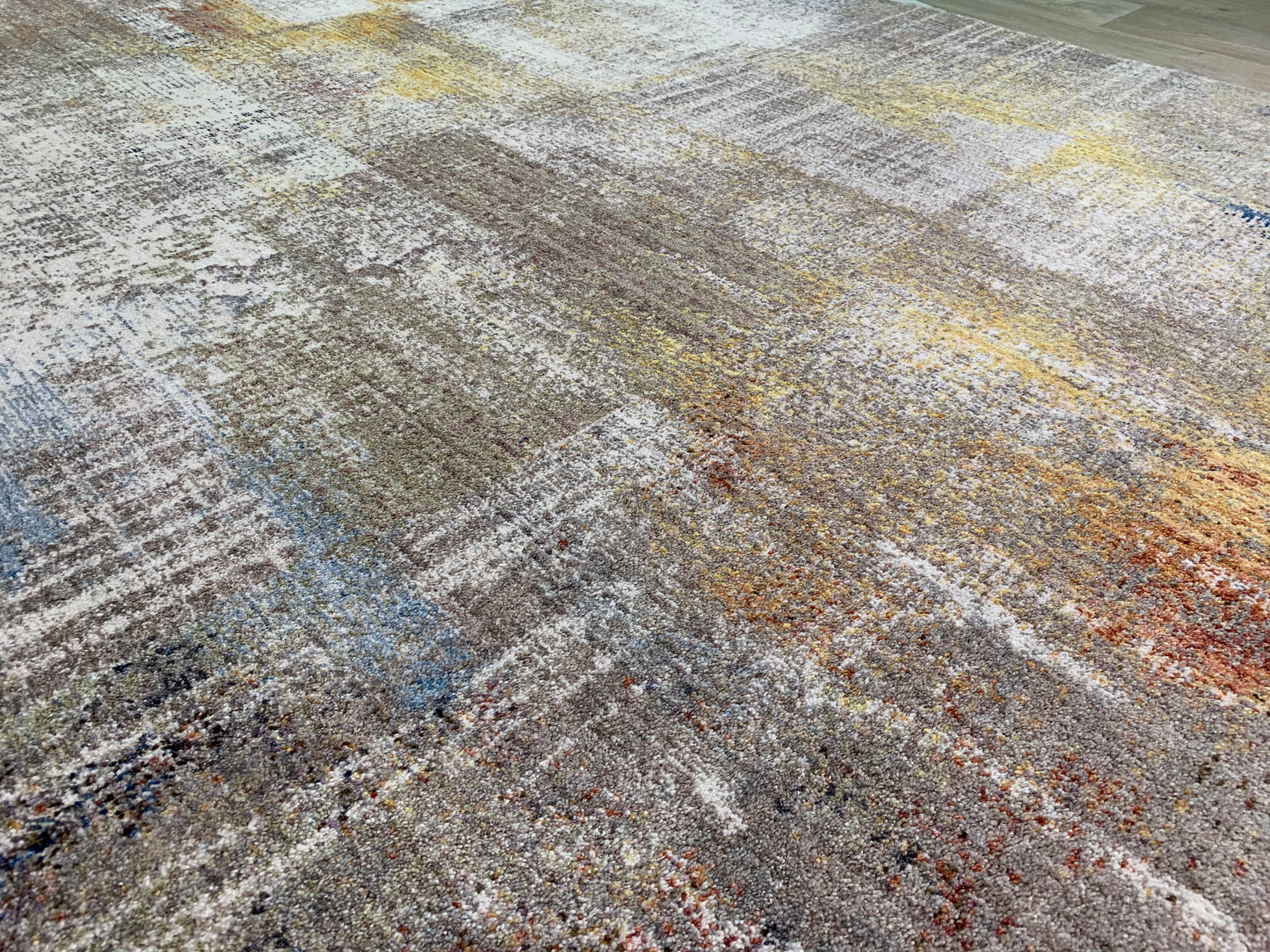 IN-101: Synthetic fiber rug