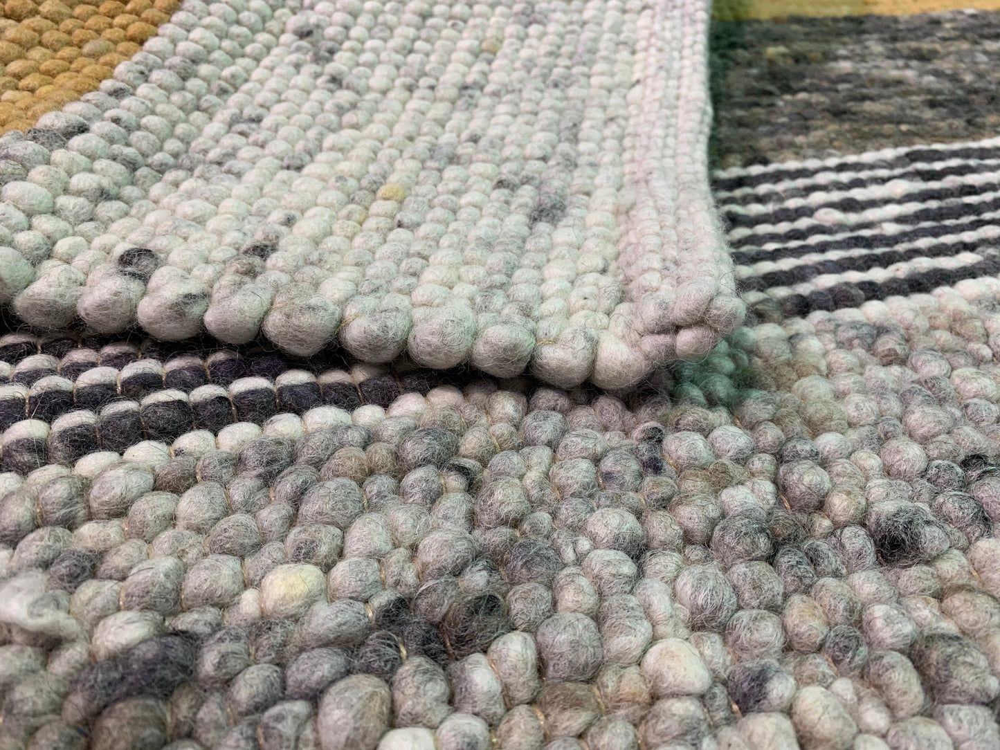 Salsa-W: High Range wool rug - hand knotted / Customizable colors