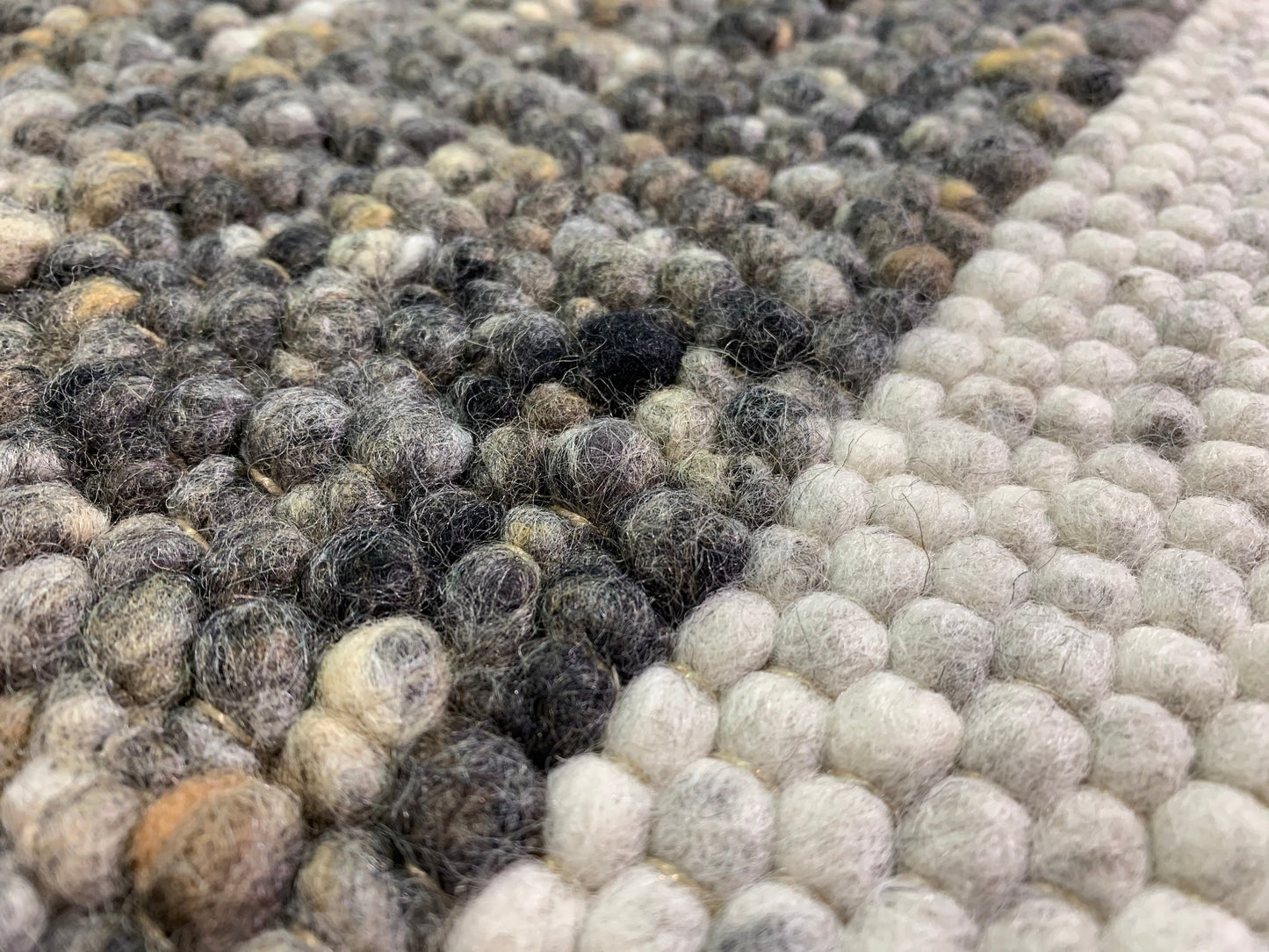 Salsa-W: High Range wool rug - hand knotted / Customizable colors