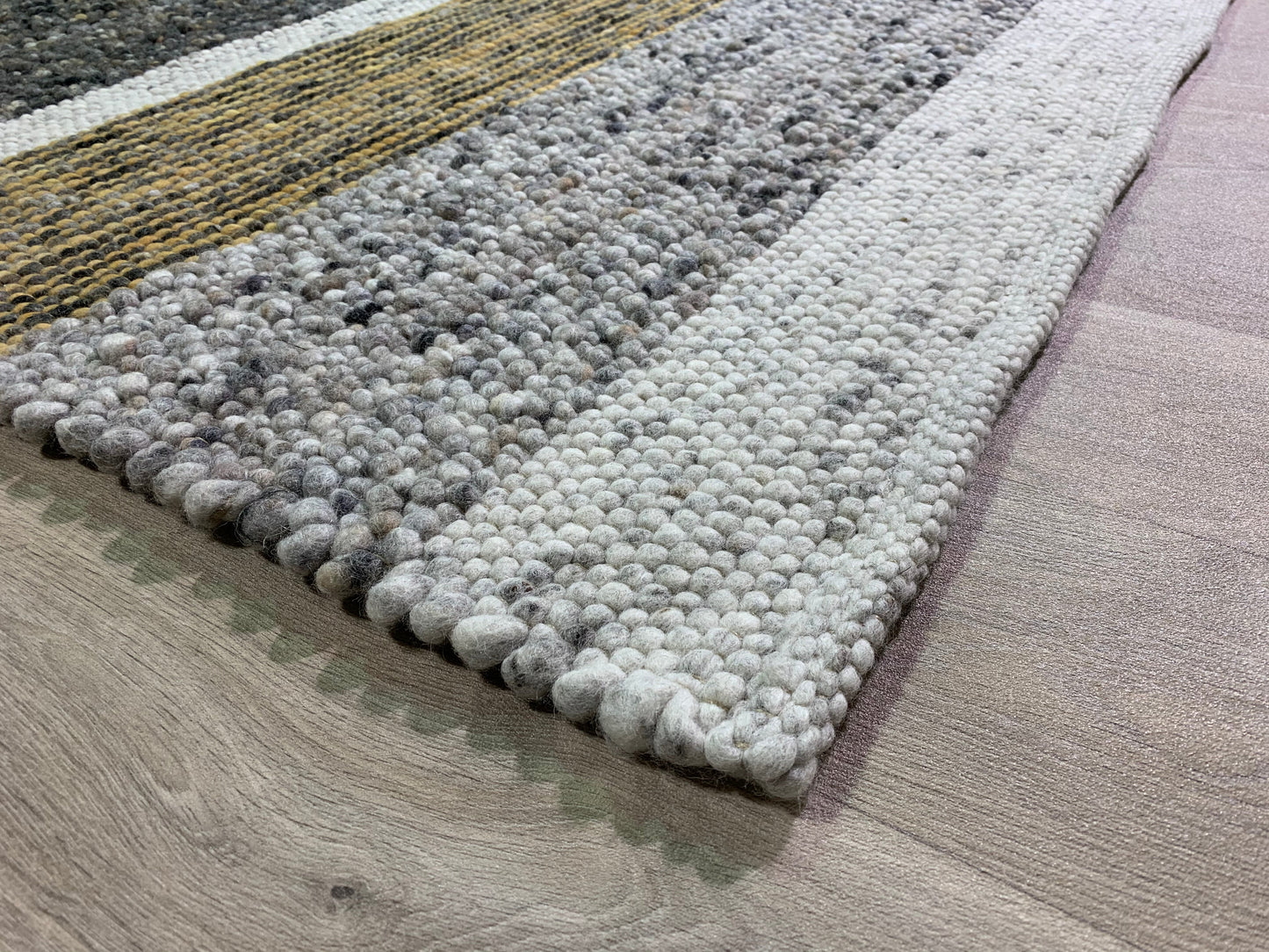 Salsa-W: High Range wool rug - hand knotted / Customizable colors