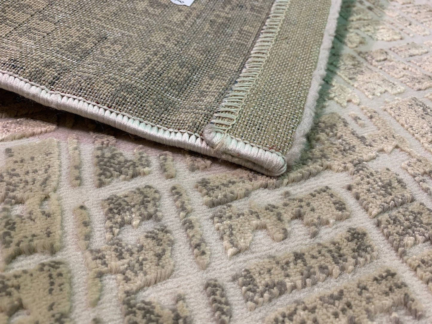 HA-401: Synthetic fiber rug