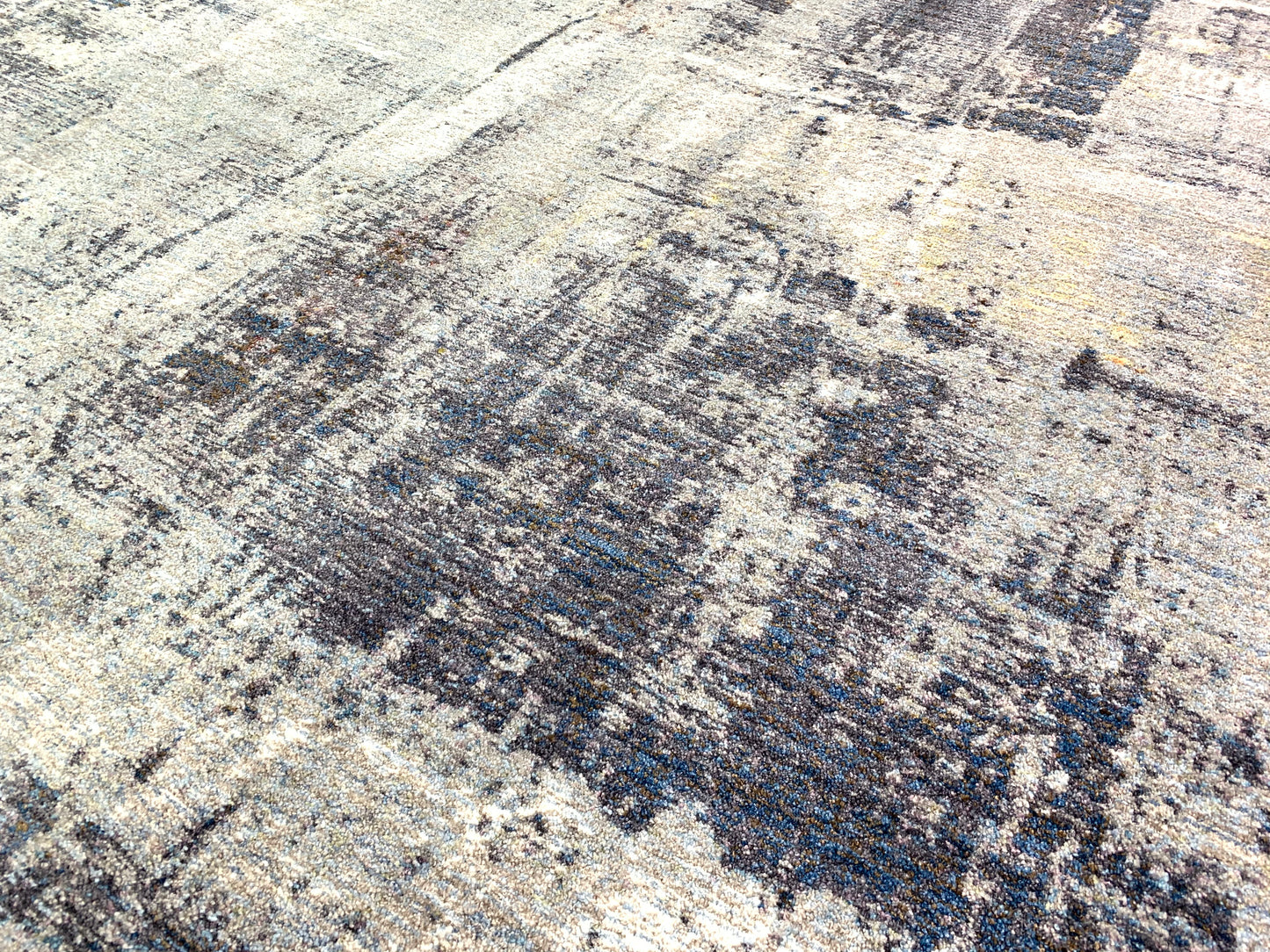 IN-201: Synthetic fiber rug