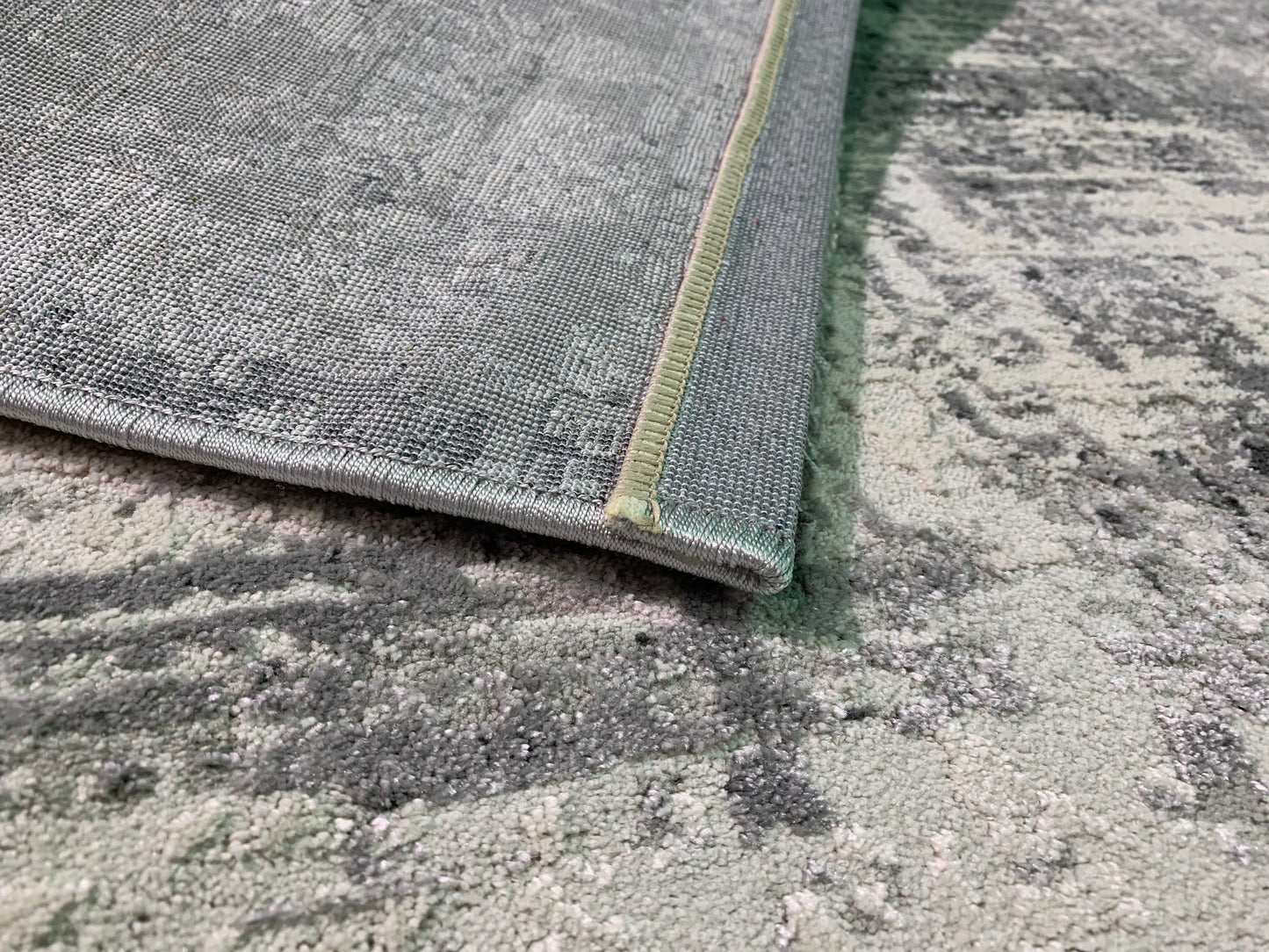 OV-428: Synthetic fiber rug