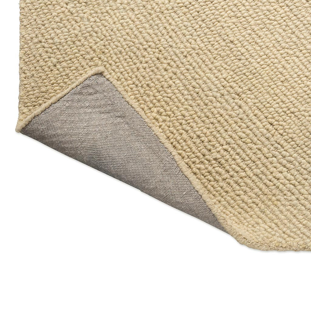 DO-89701 : Tapis en laine tuftée