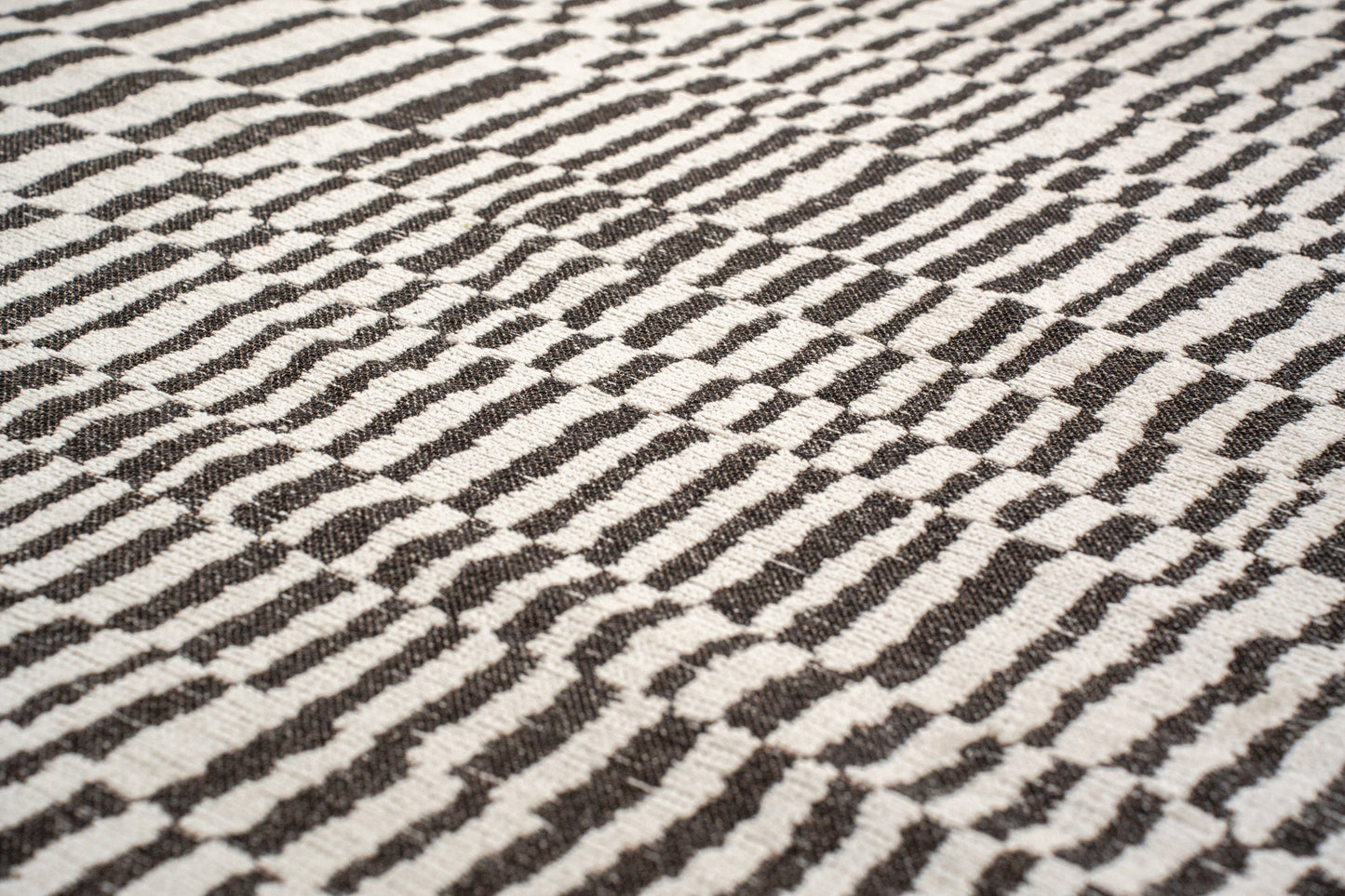 BE-301 : Jacquard Rug