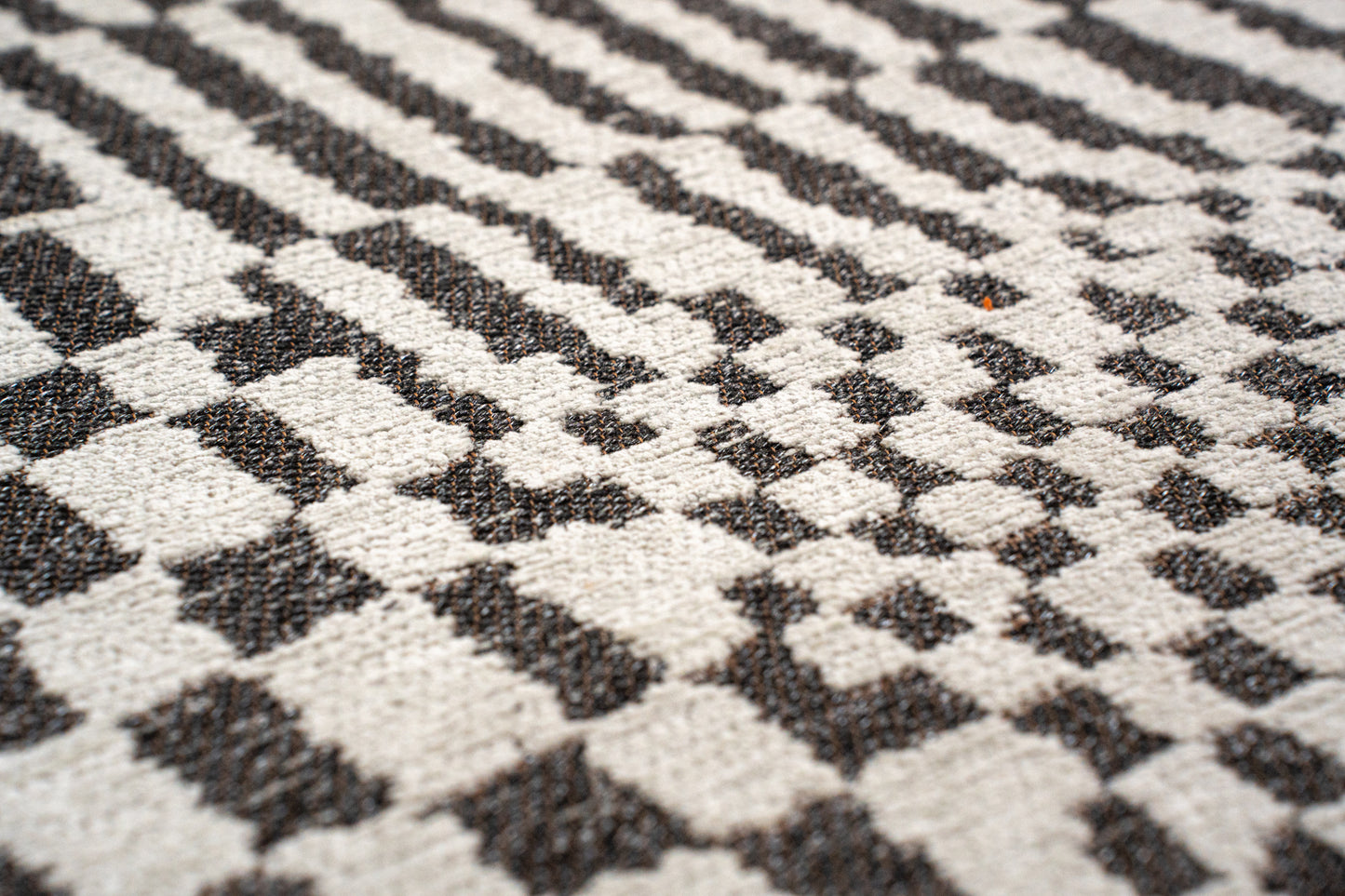 BE-301 : Jacquard Rug