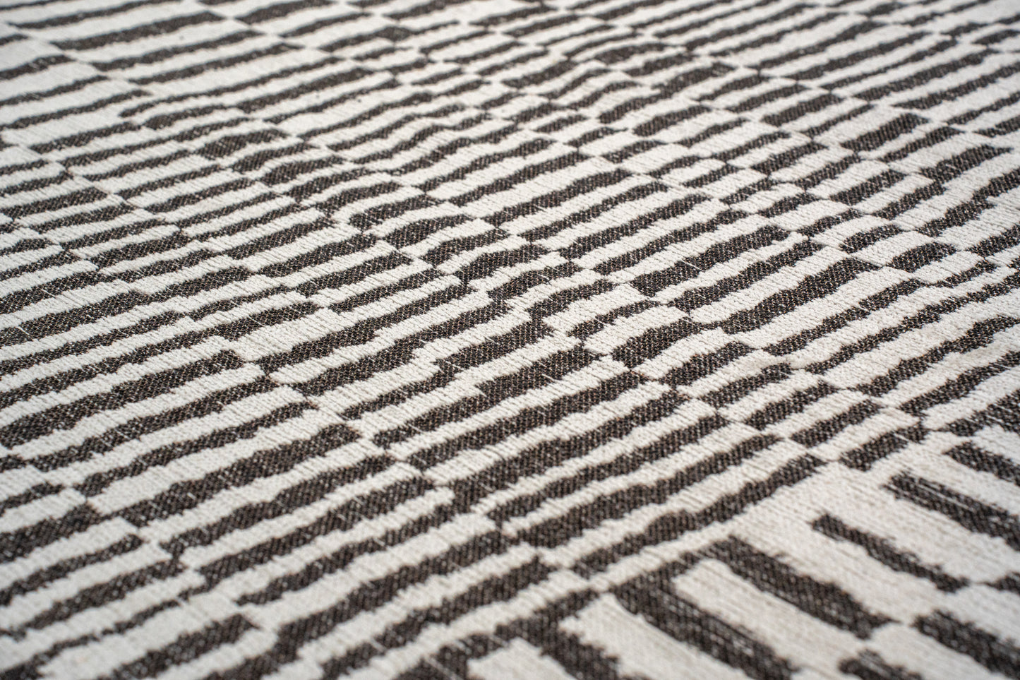 BE-301 : Jacquard Rug