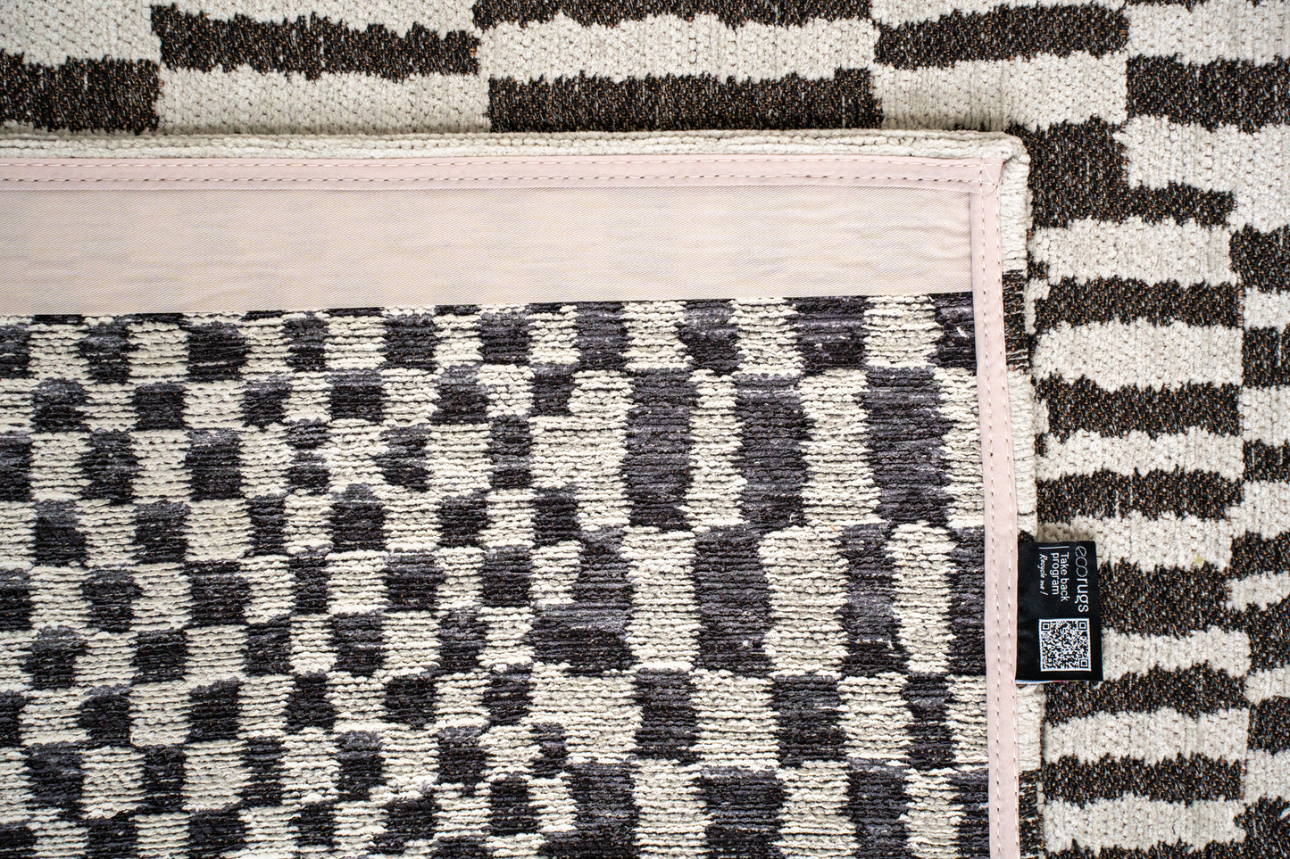 BE-301 : Jacquard Rug