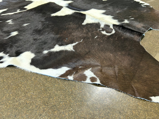 S-1 : Tapis peau de vache - Moyenne noire et blanche