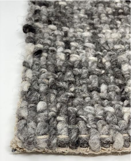 WE-501: Hand-knotted wool rug