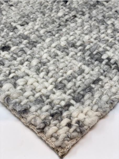 WE-301: Hand-knotted wool rug