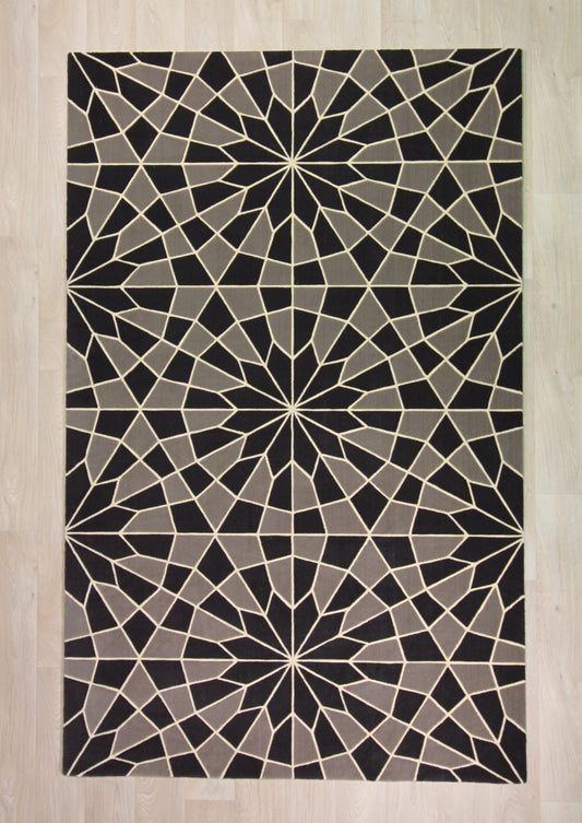 Carpet with geometric patterns