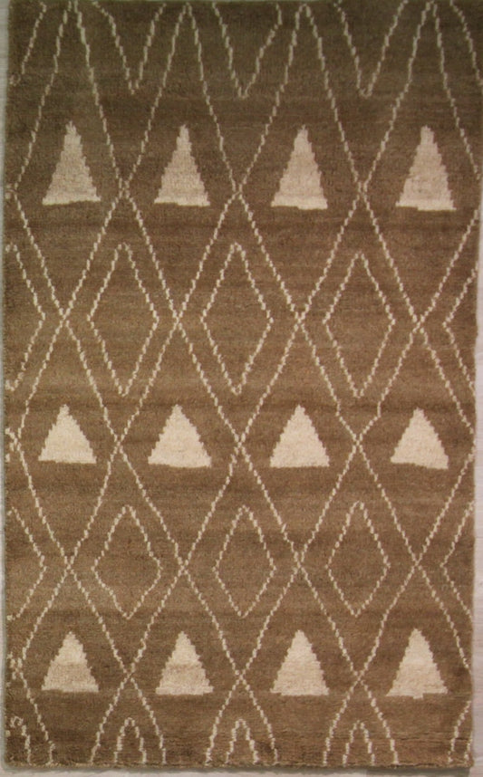 19-MAC: Wool rug - hand knotted