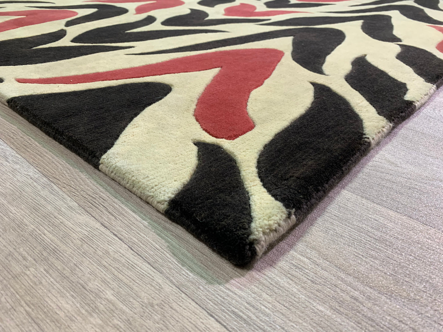 Indo-Tibetan wool rug - hand knotted