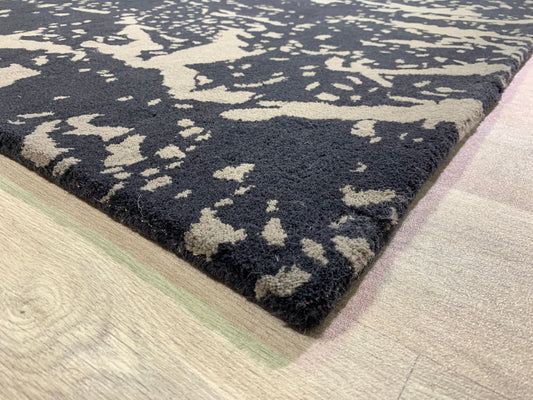 Contemporary tufted wool rug