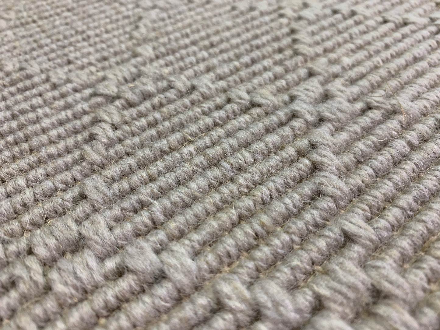 Tapis contemporain en sisal de laine
