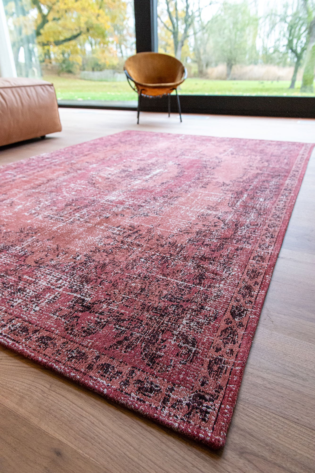 DAM-601: Jacquard carpet