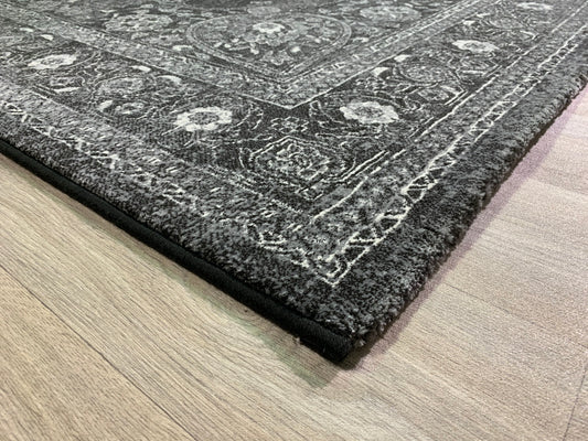 BE-610: Synthetic fiber rug