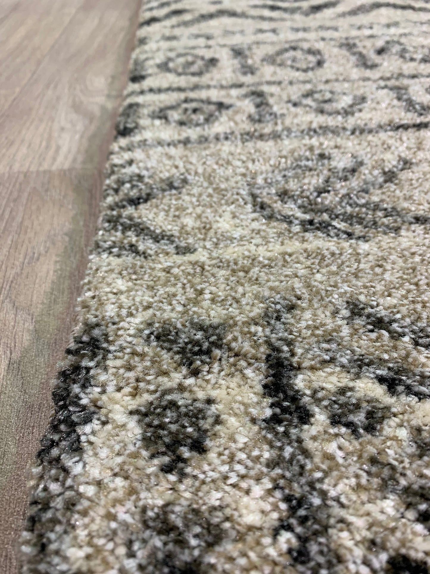 EM-201: Synthetic fiber rug