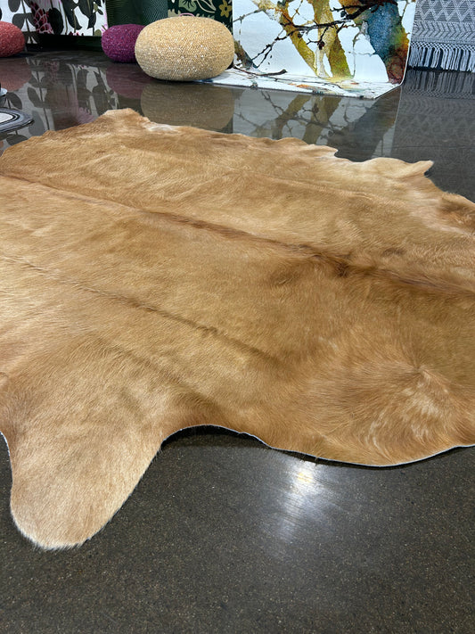LL-9: Cowhide rug - Very large gold