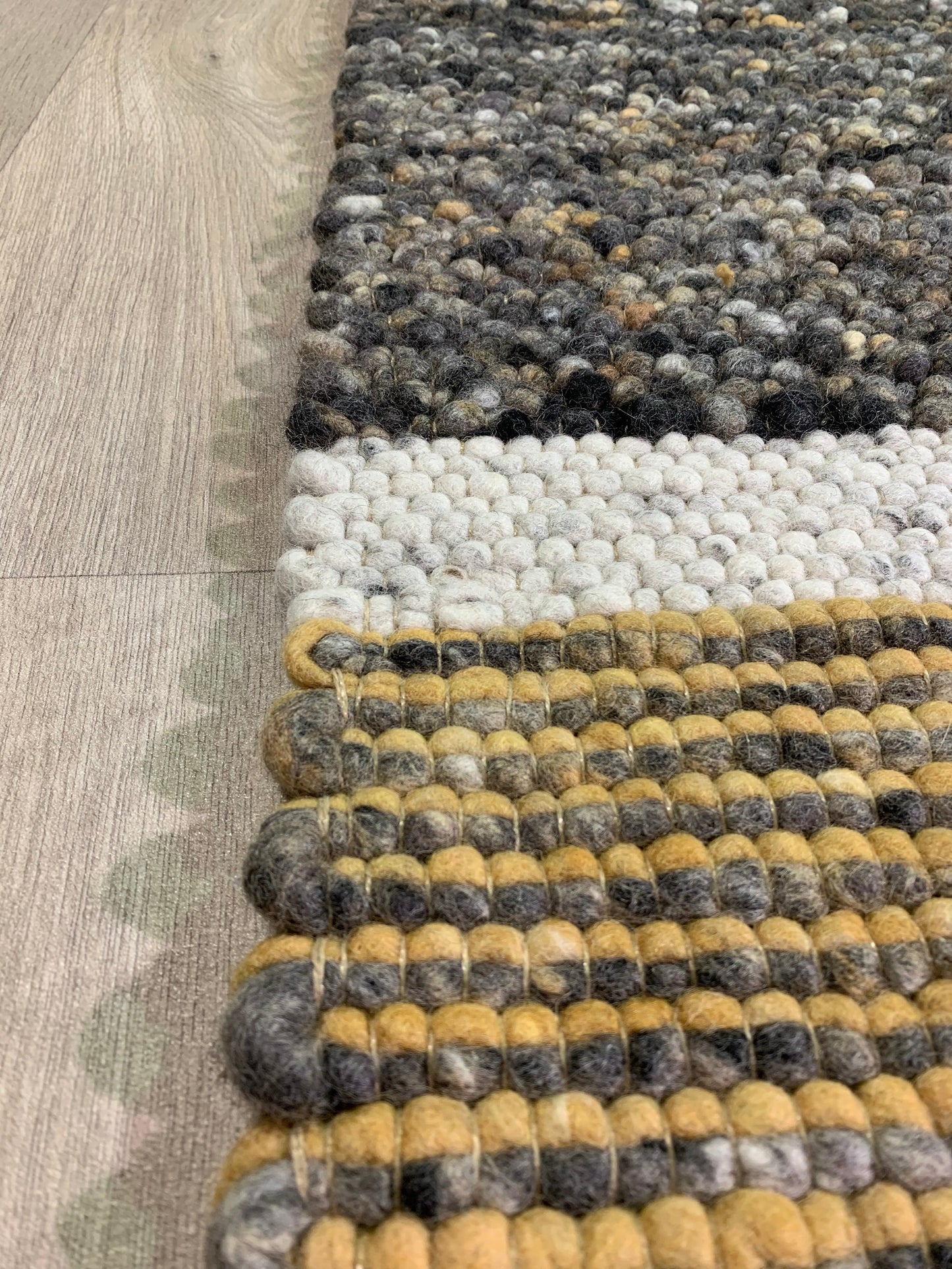 Salsa-W: High Range wool rug - hand knotted / Customizable colors
