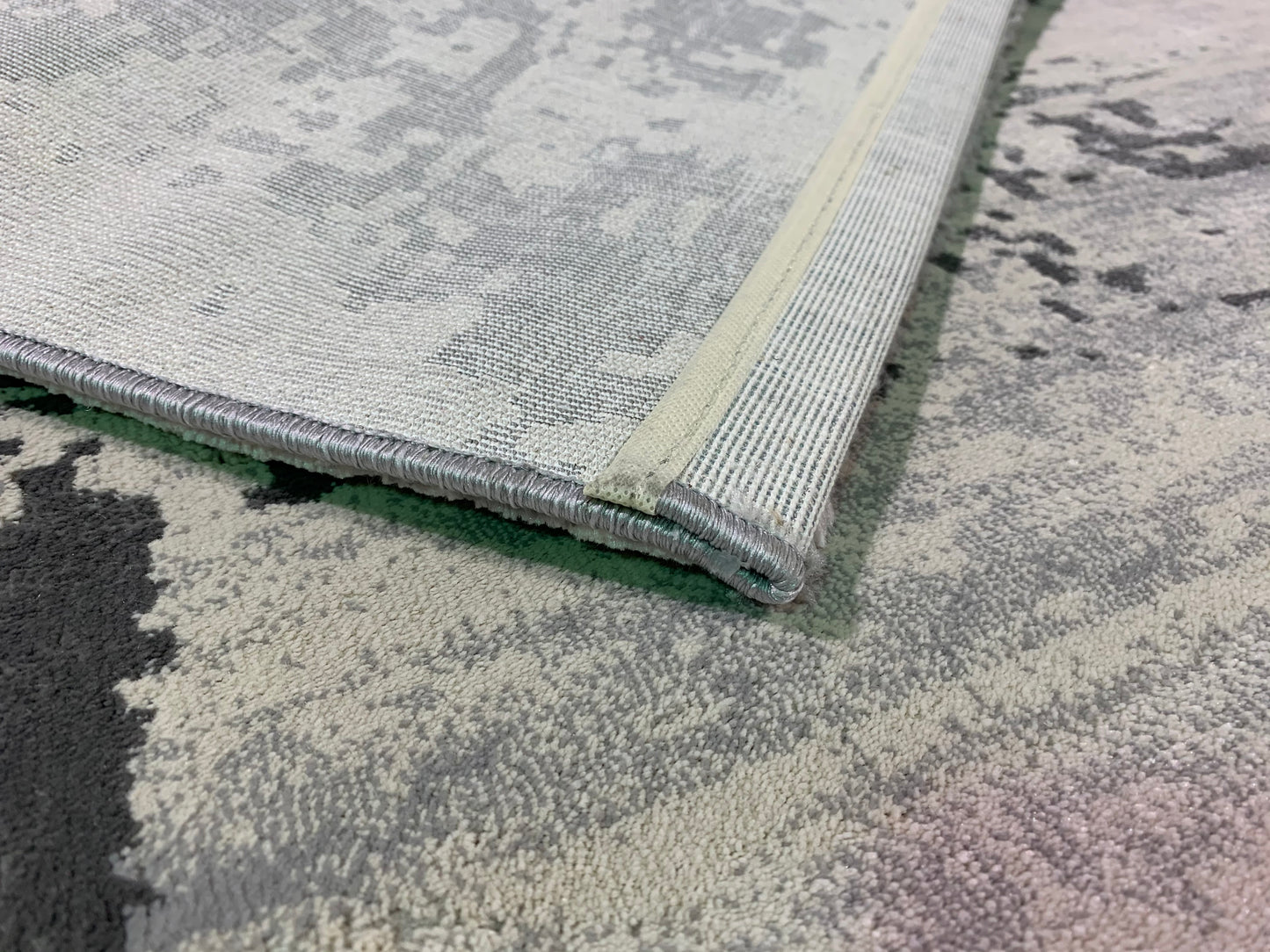 FL-201: Synthetic fiber rug