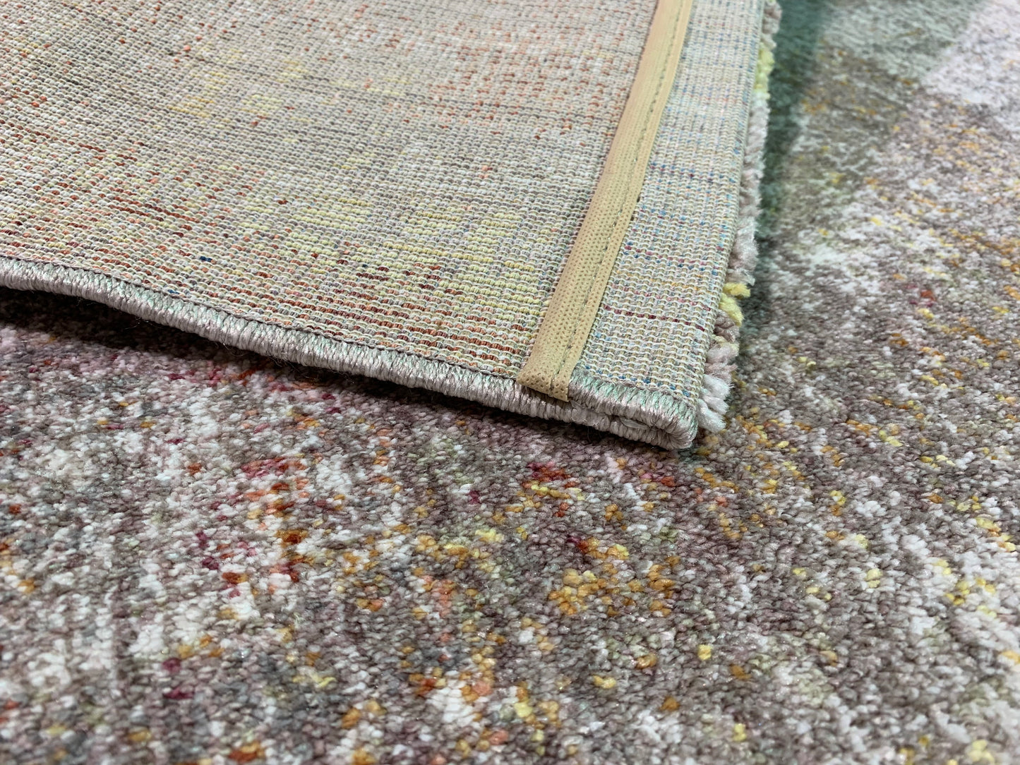 IN-101: Synthetic fiber rug
